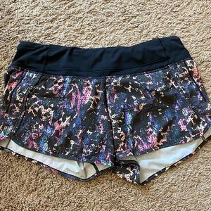Lululemon Speed Short Size 6 Inseam 4”